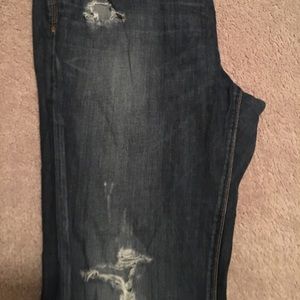 Modern fit / Slim Distressed Jeans